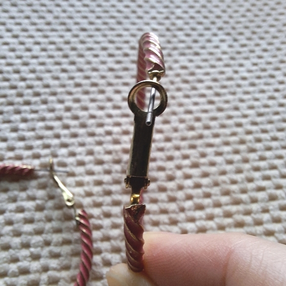 Y2K Pink and Gold Tone Twisted Medium Sized Barbie Hoops - Picture 4 of 7